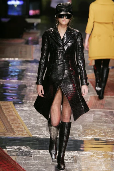Look 18